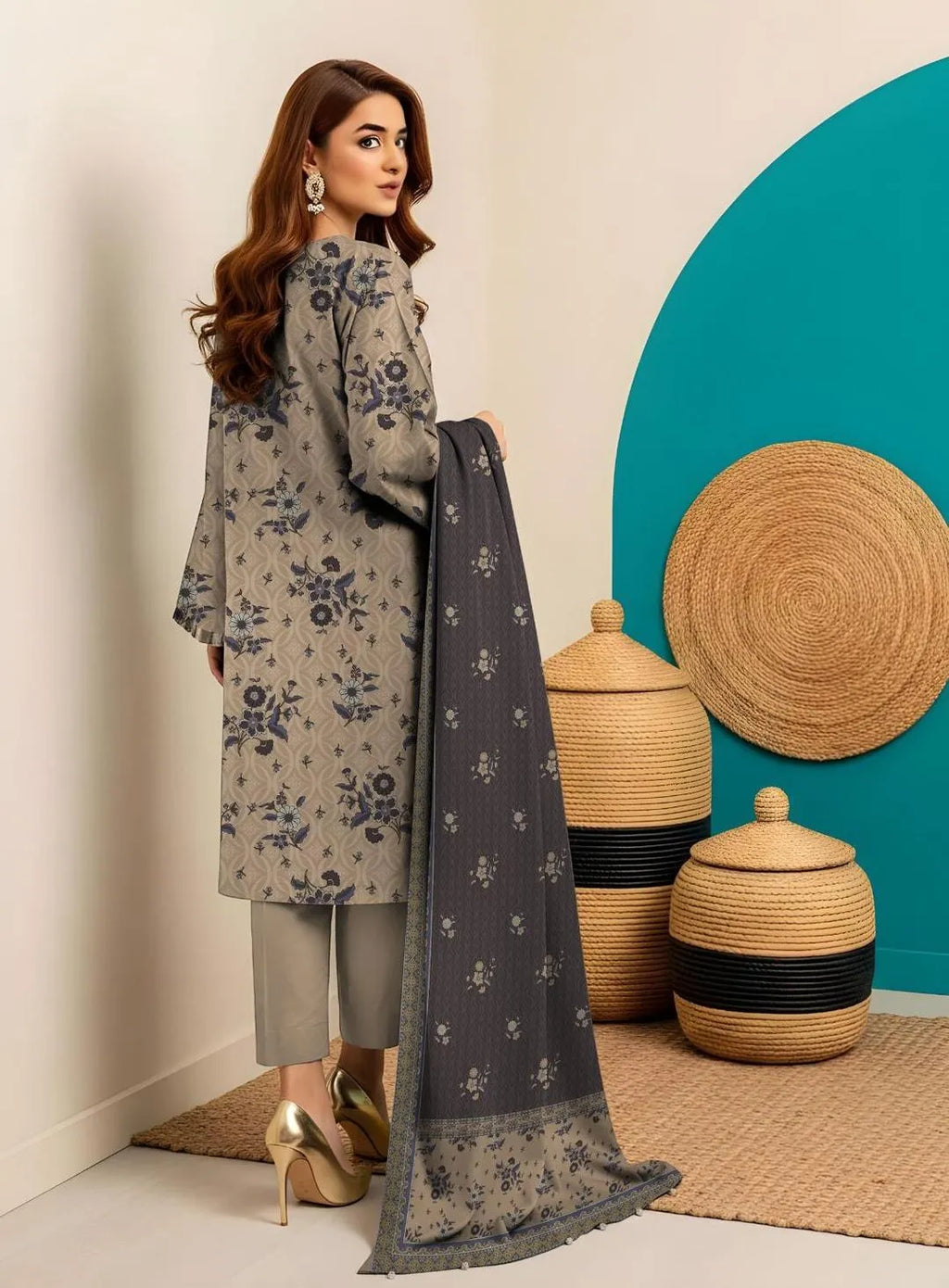 3 Pcs Women's Unstitched Printed Eid Festive Lawn S1024